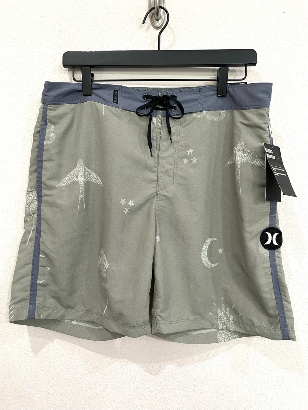 Hurley Men's 18" Beachside K-38 Board Shorts Swim Moon Star Swallows - 31 NWT